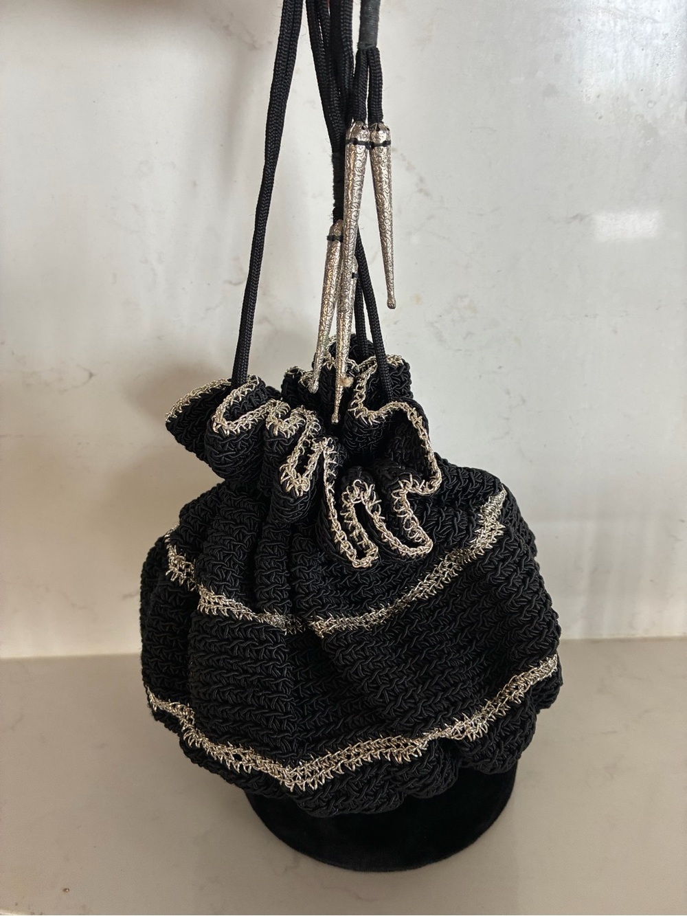 Vintage 1940s-1950s crocheted corde drawstring bucket purse